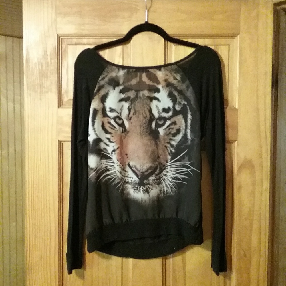 Black tiger long sleeved top